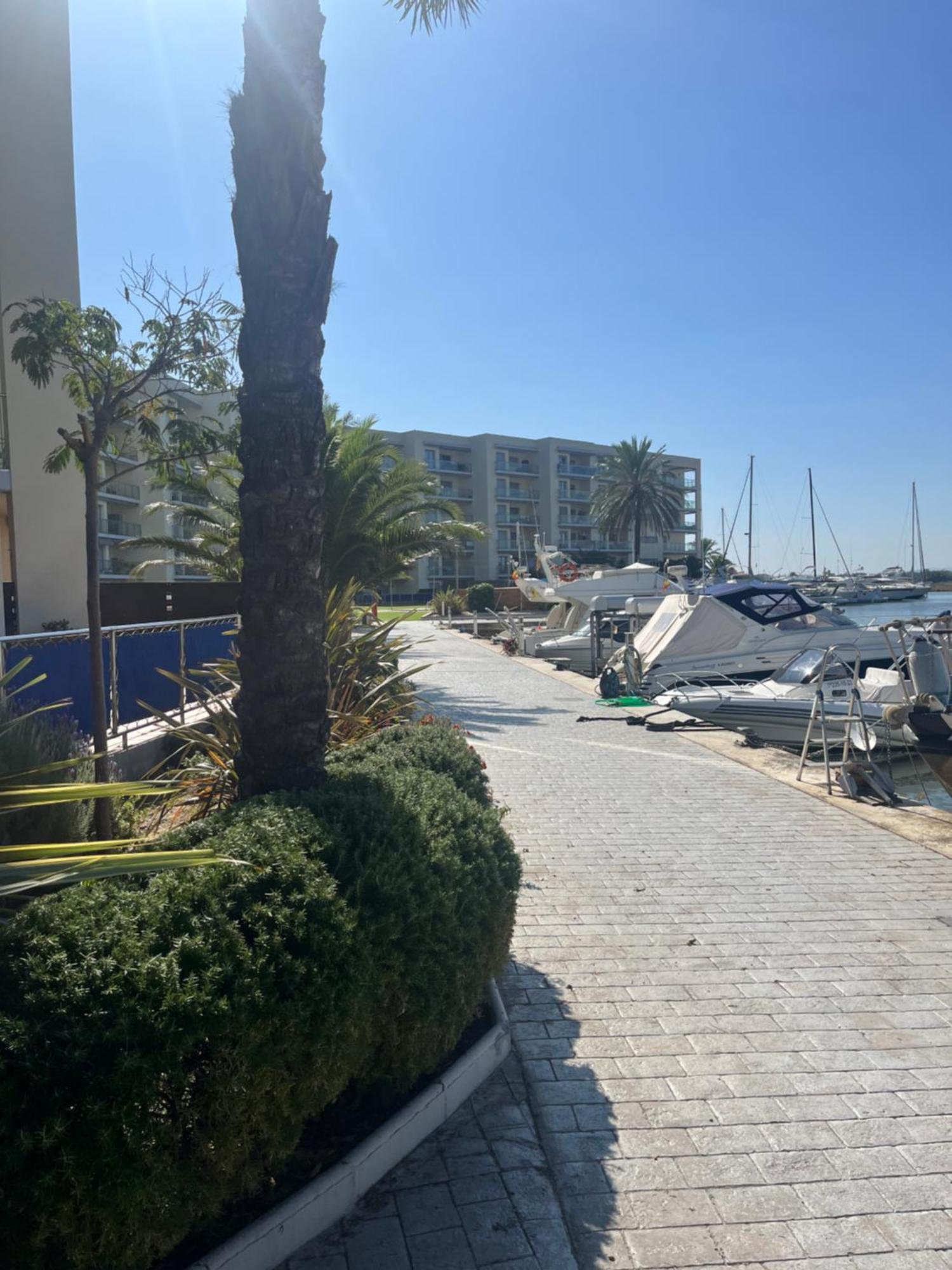 Atico En Port Gran Roses公寓 外观 照片